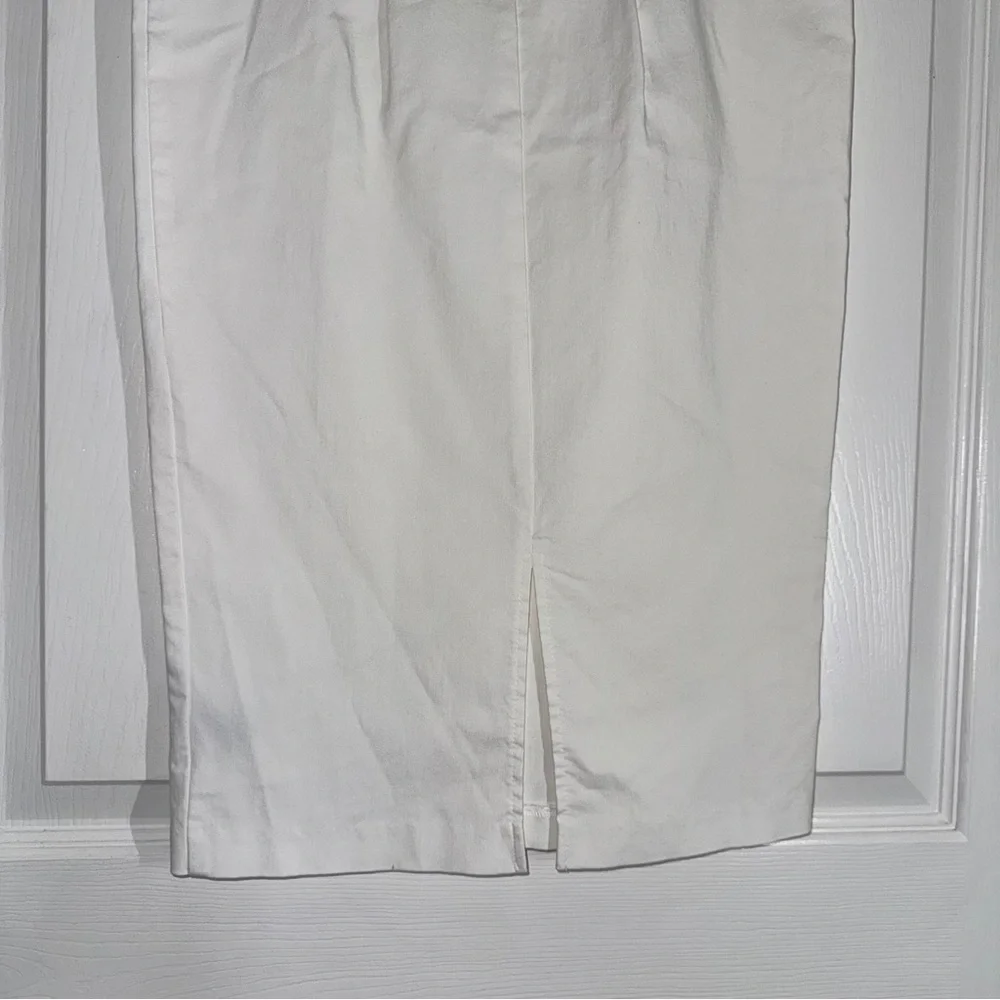 Chic White Pencil Skirt with Stretch and back split for Women size S